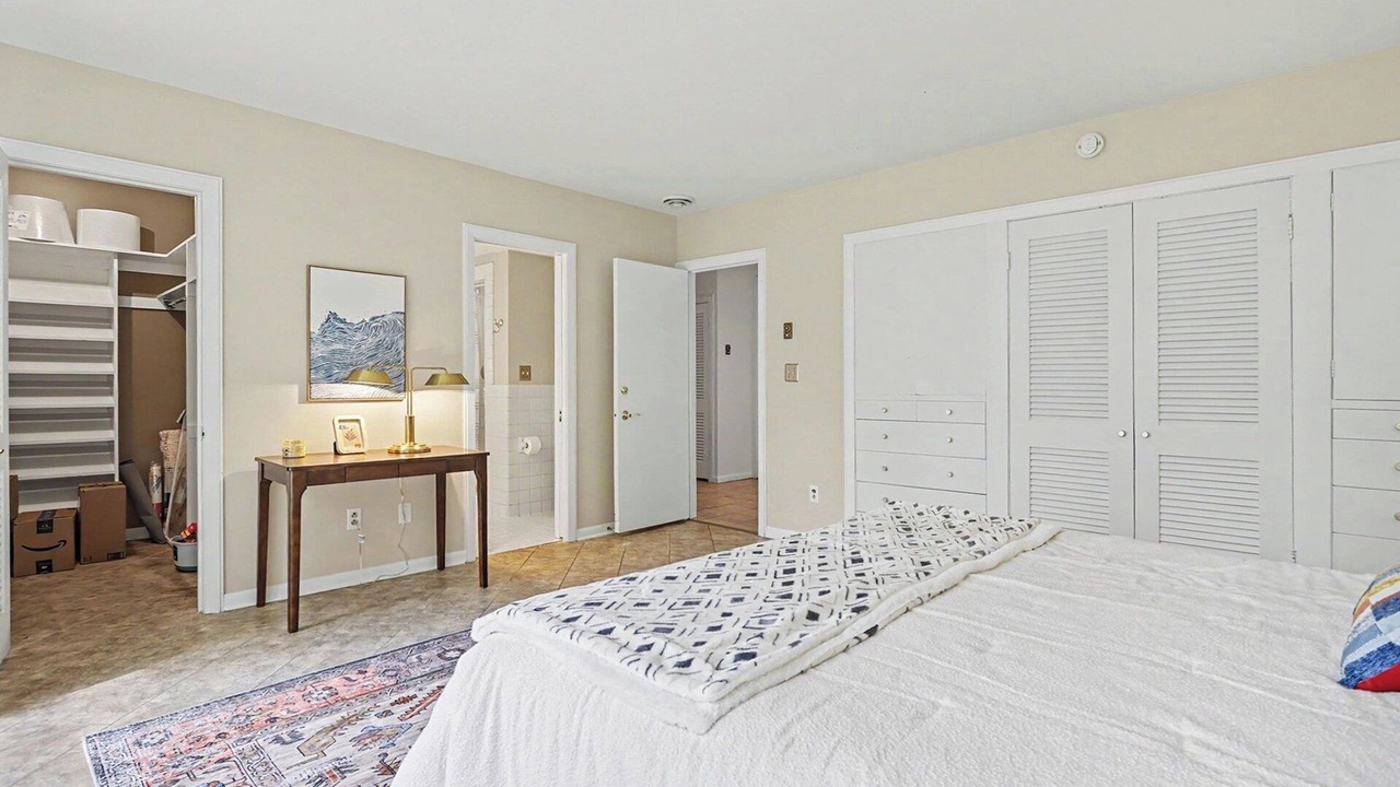 Photo of Bedroom in South Haven
