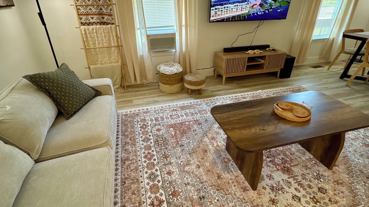 Photo of Livingroom in Bay City