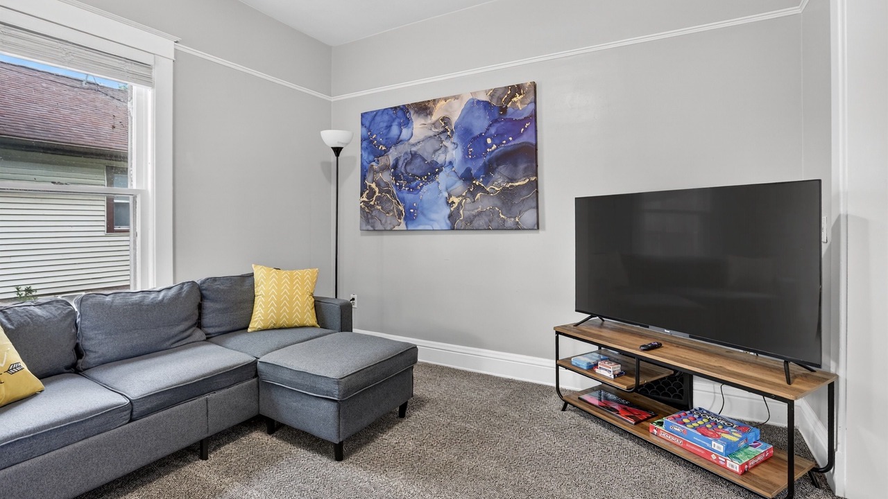 Photo of Livingroom in Bay City