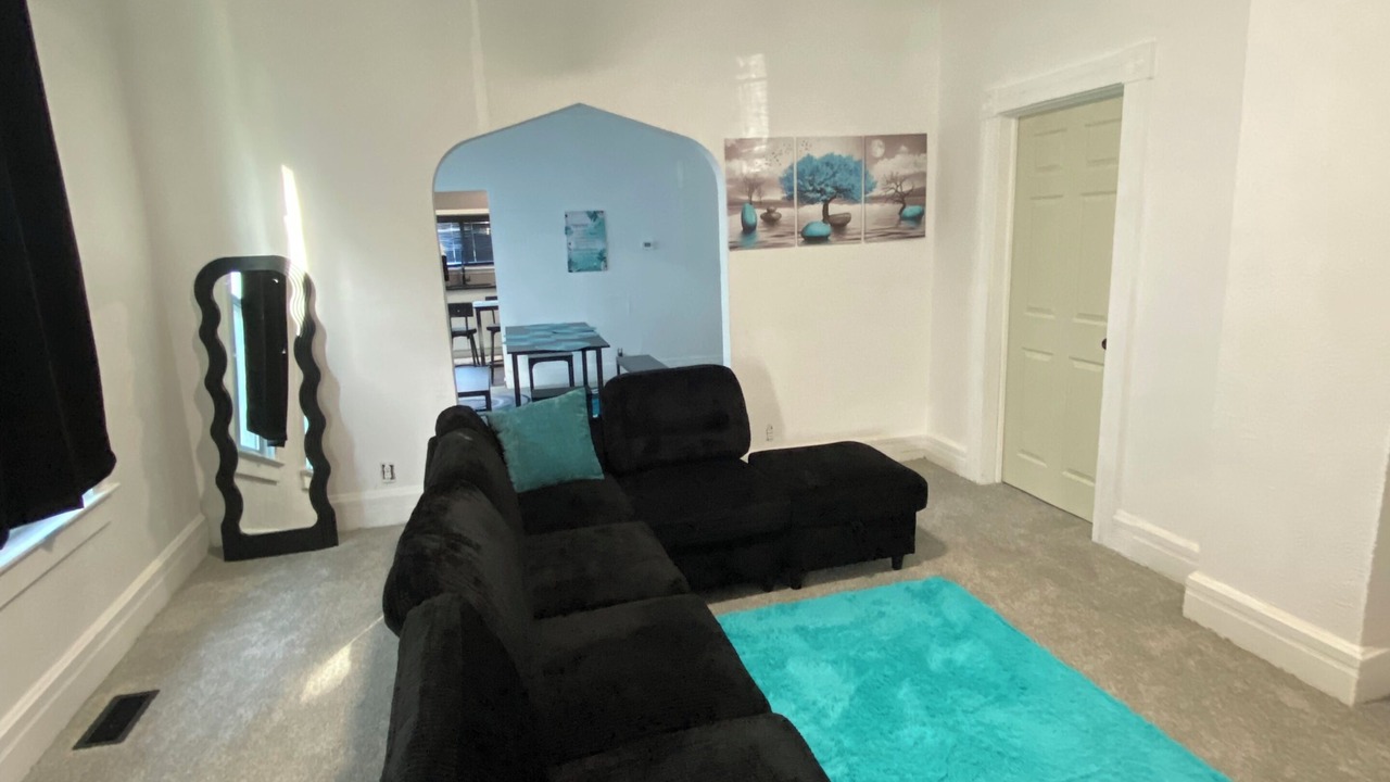 Photo of Livingroom in Downtown Toledo