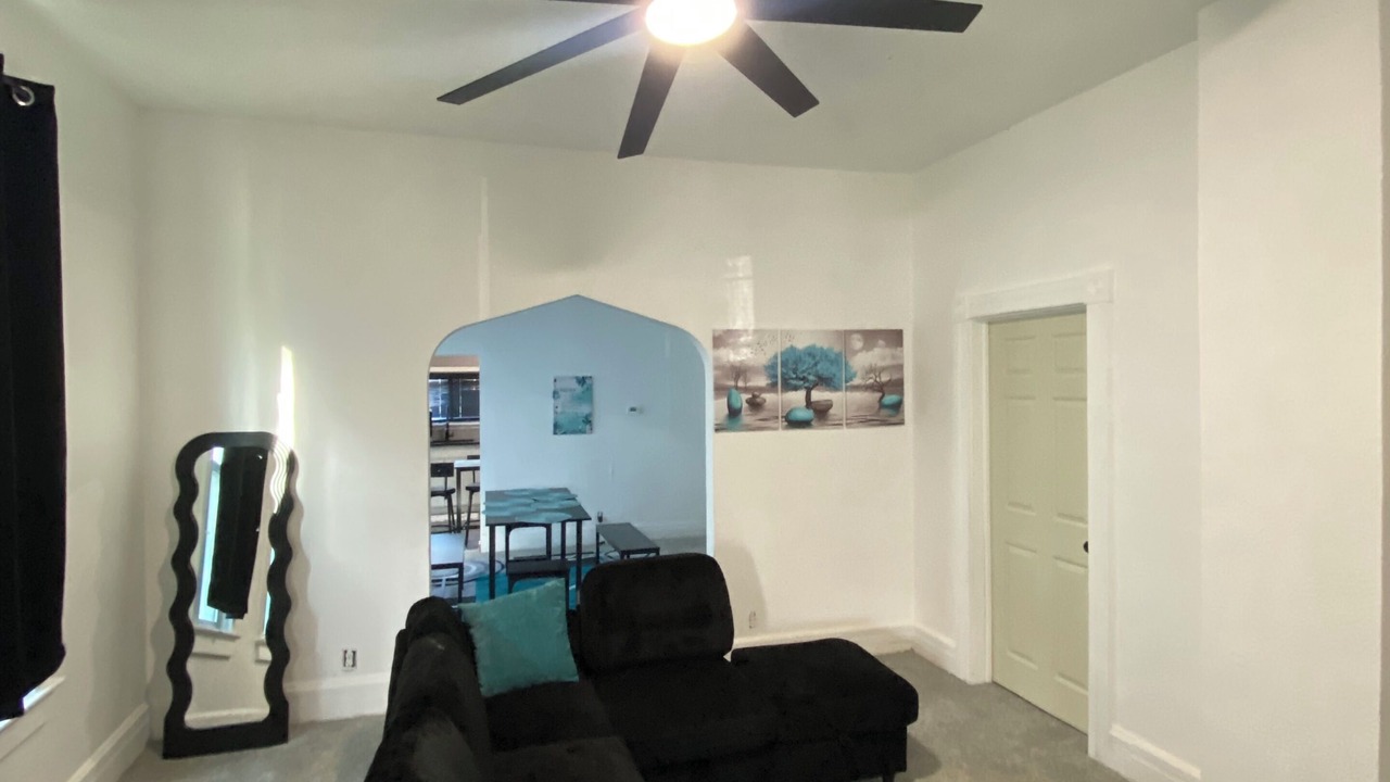 Photo of Livingroom in Downtown Toledo