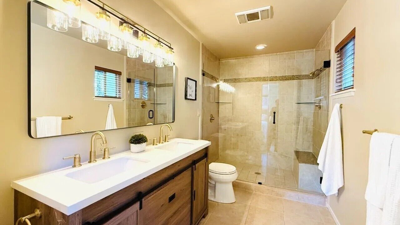 Photo of Bathroom in Bijou Pines