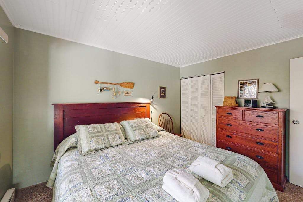 Photo of Bedroom in Maple City