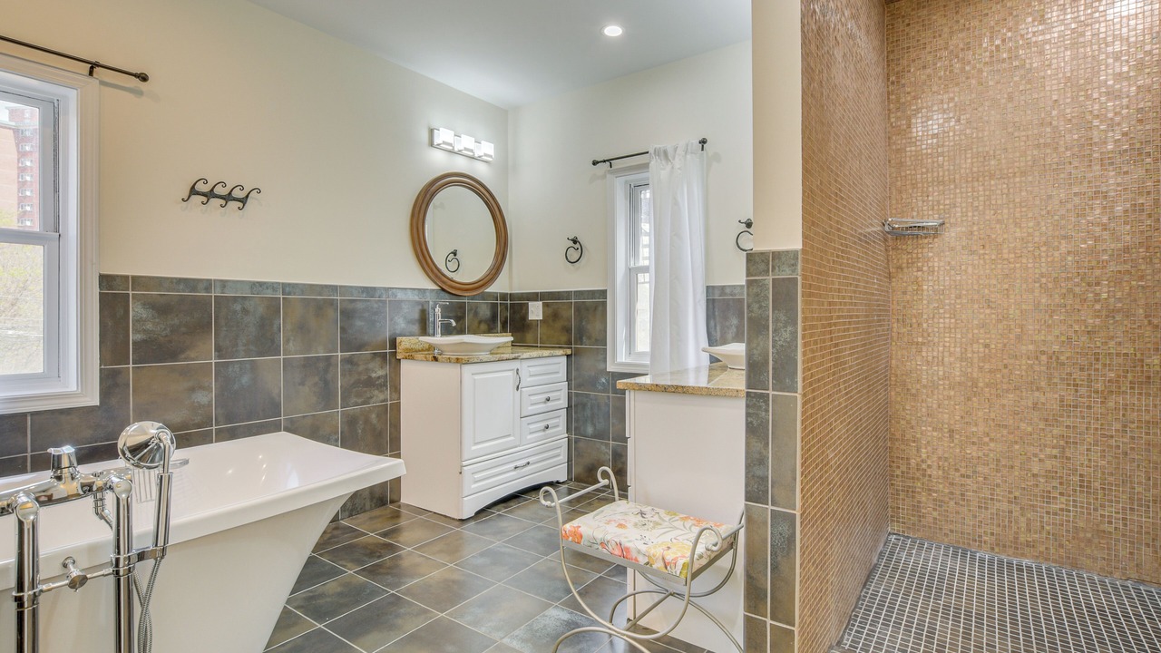 Photo of Bathroom in Oakland