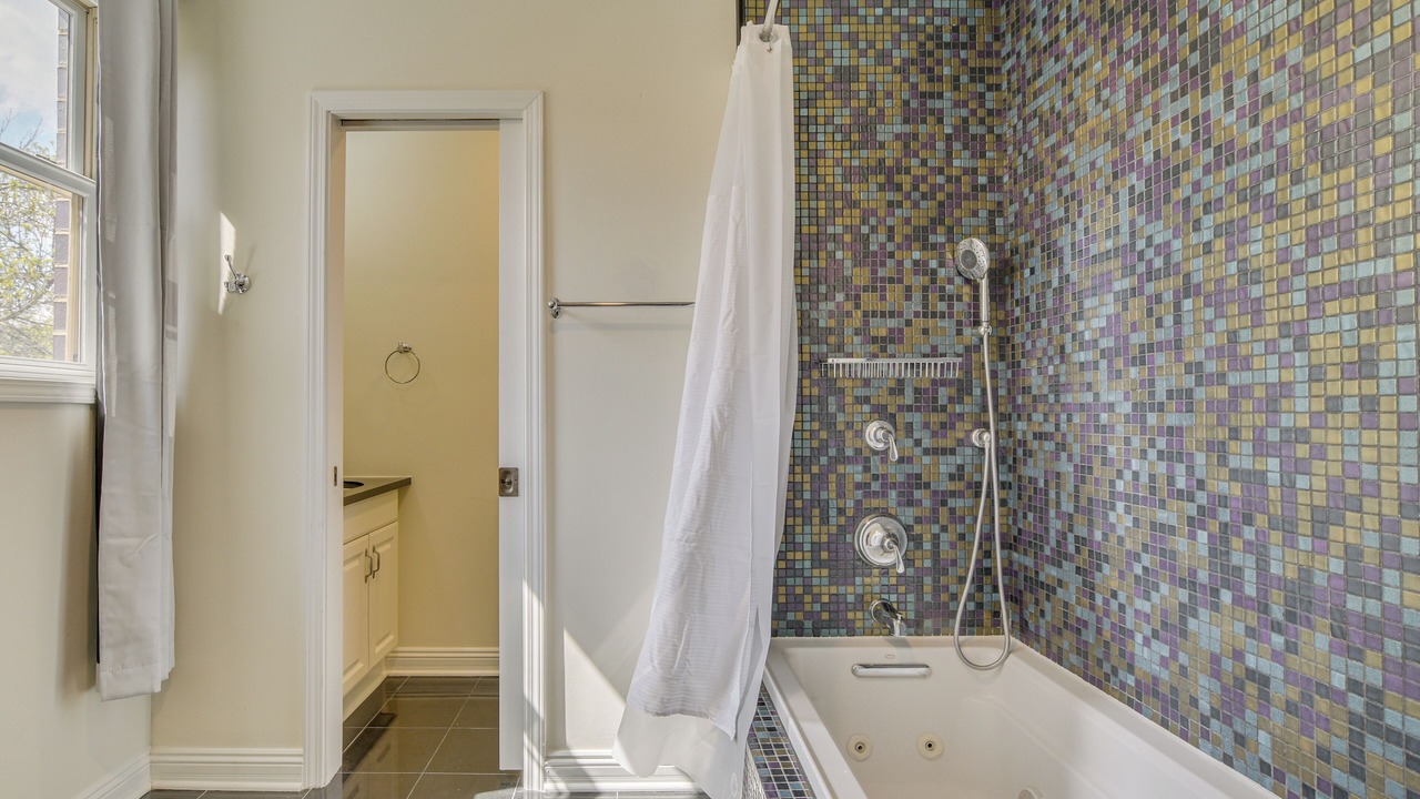 Photo of Bathroom in Oakland