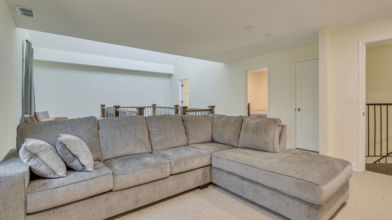 Photo of Livingroom in Oakland