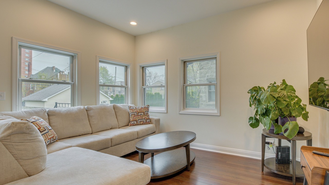 Photo of Bedroom in Oakland