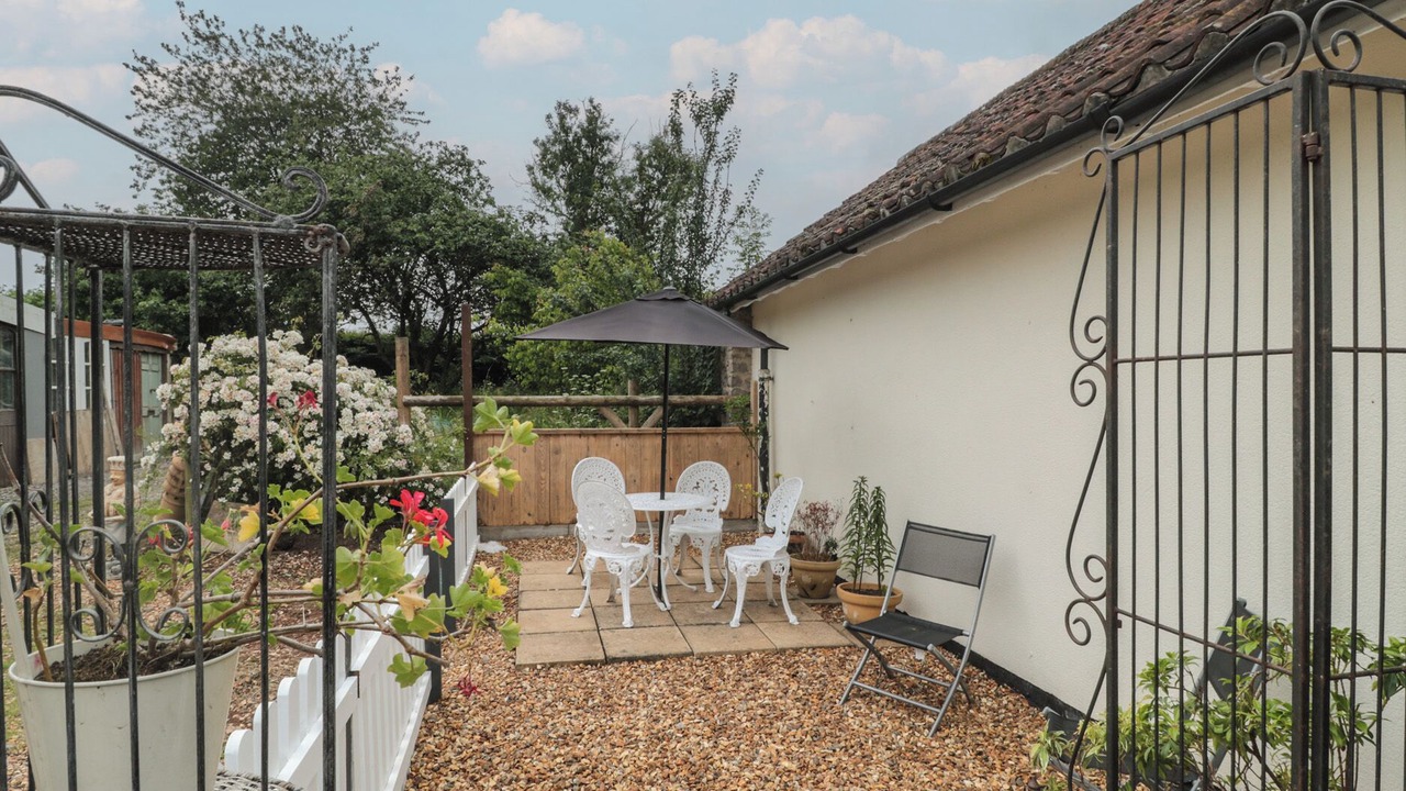 Photo of Patio Balcony in Hinton Blewett