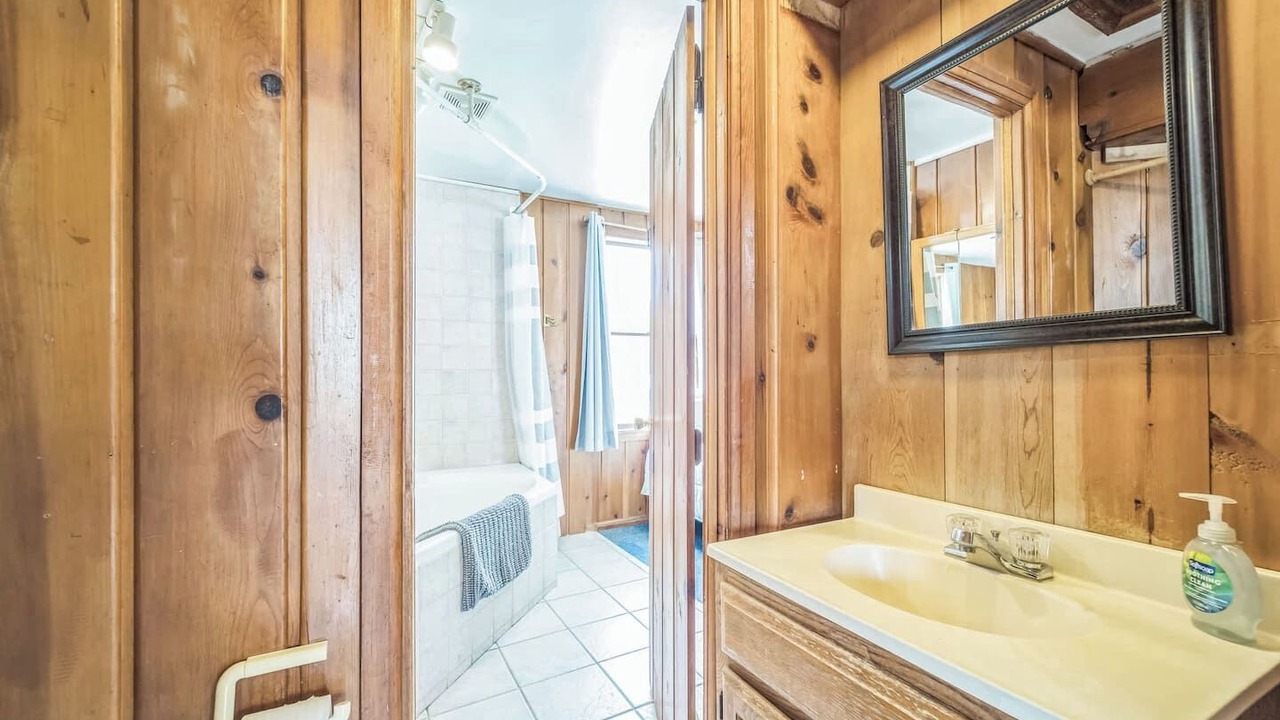Photo of Bathroom in Oscoda