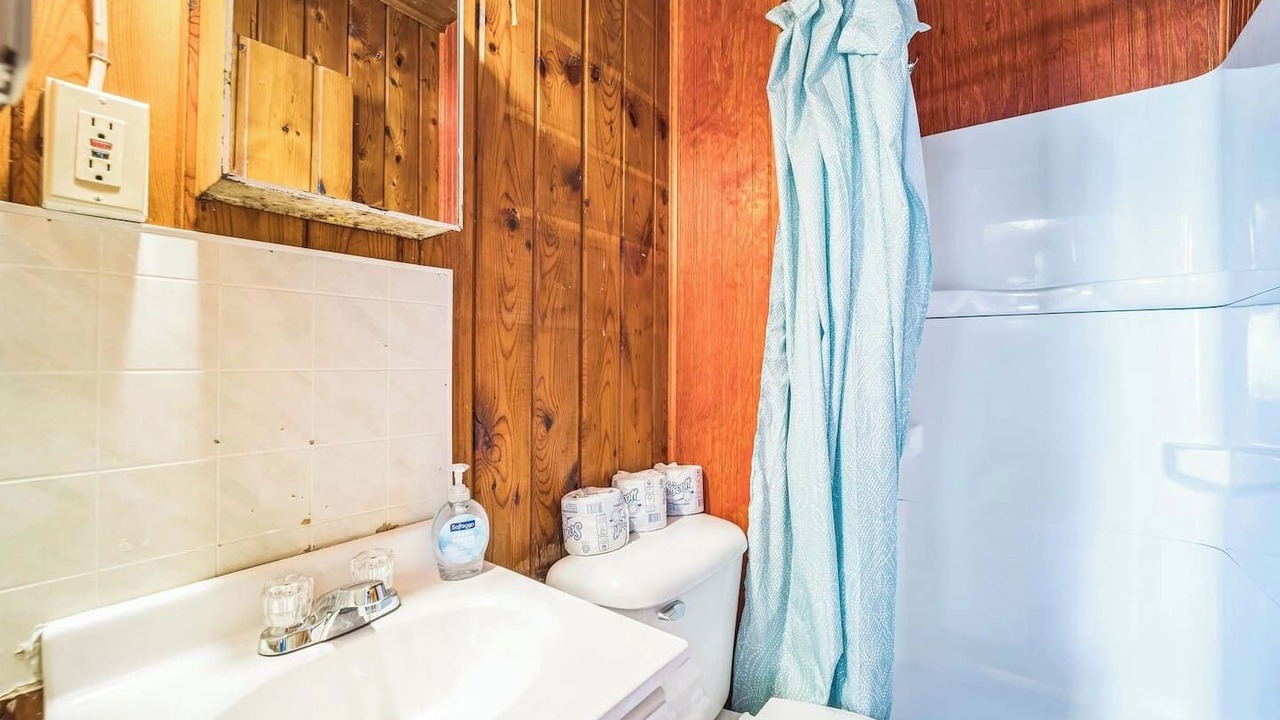Photo of Bathroom in Oscoda