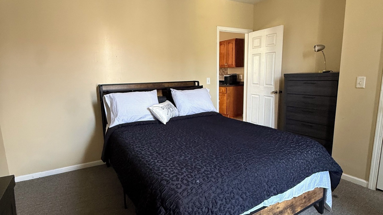 Photo of Bedroom in Roseland