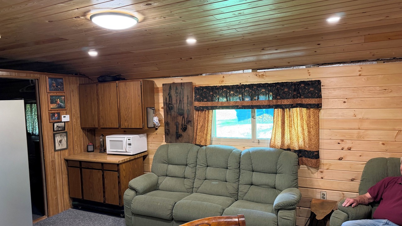 Photo of Livingroom in Crystal Falls