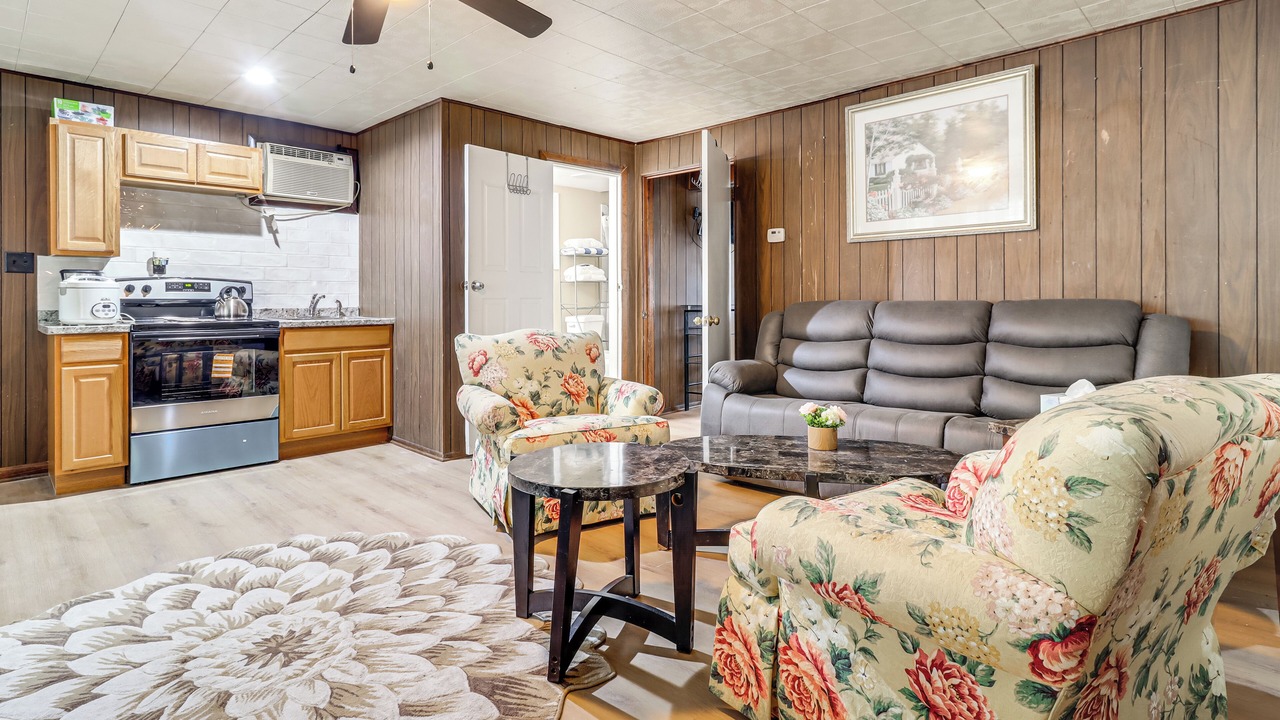 Photo of Livingroom in Farmington Hills