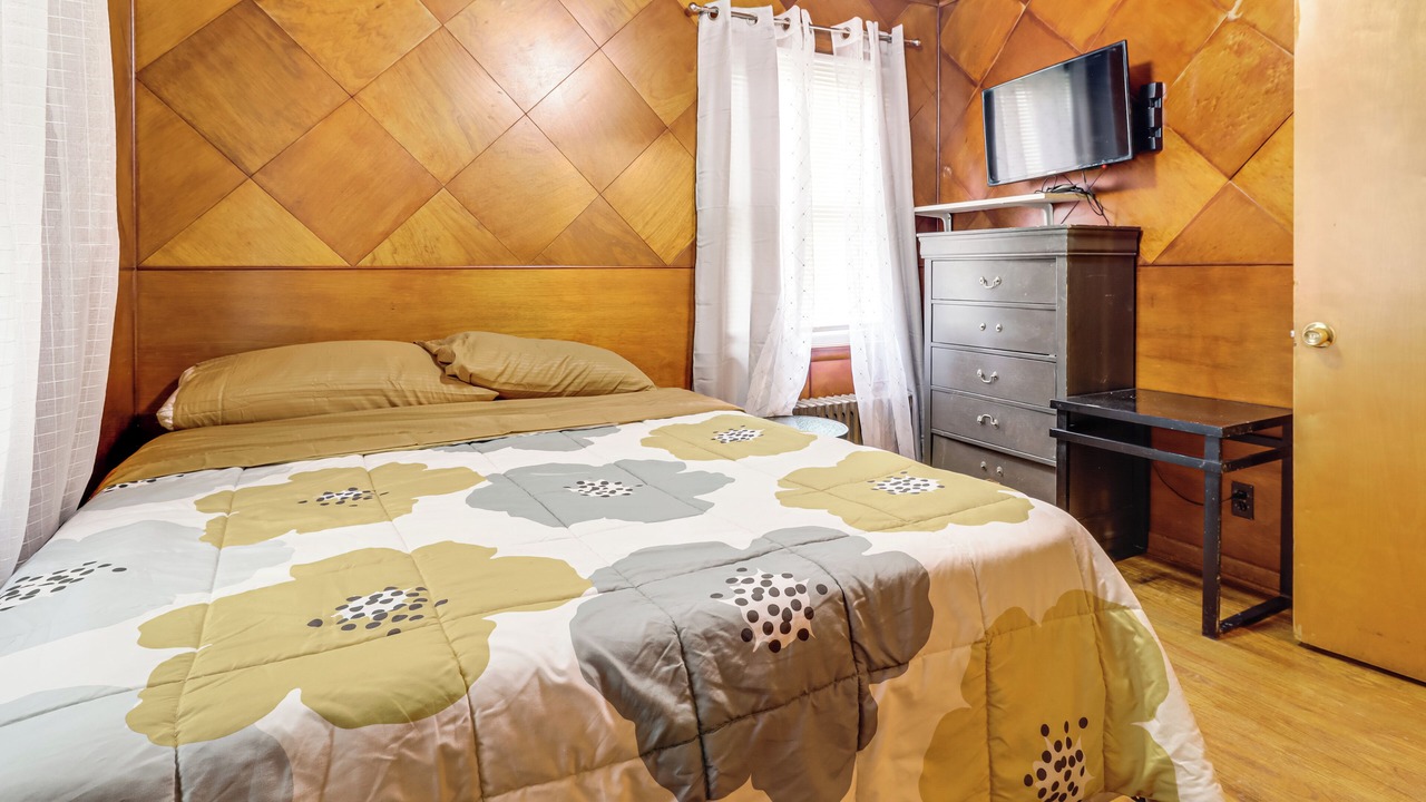 Photo of Bedroom in Farmington Hills