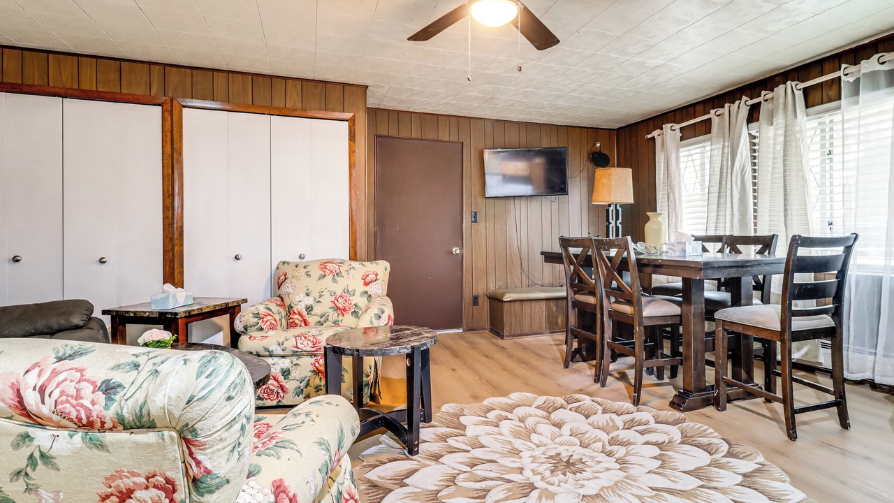 Photo of Livingroom in Farmington Hills