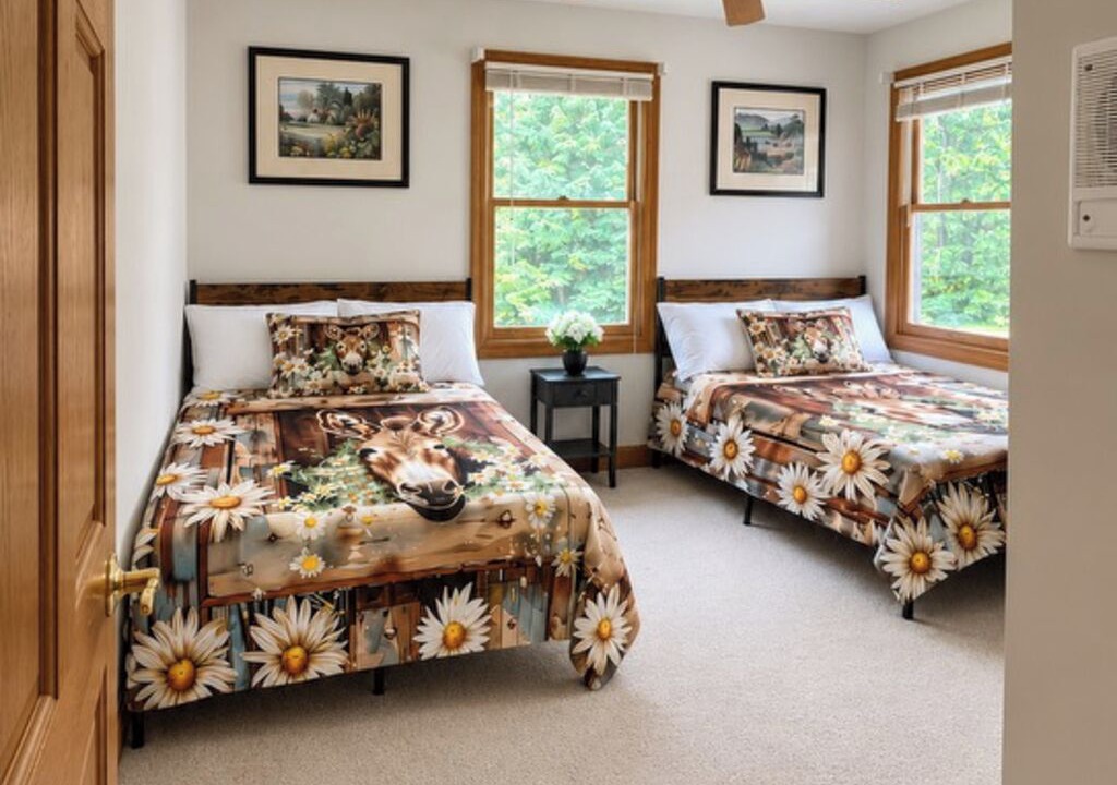 Photo of Bedroom in Solon Mills