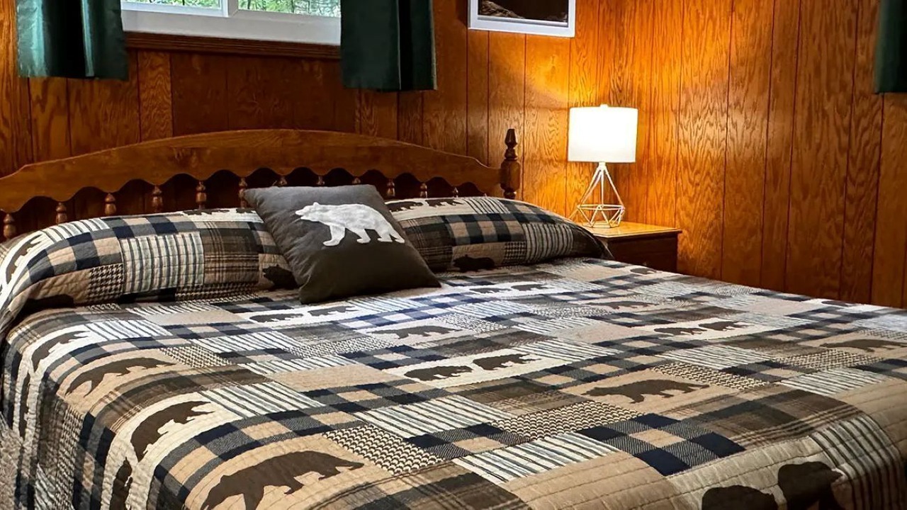 Photo of Bedroom in Ontonagon