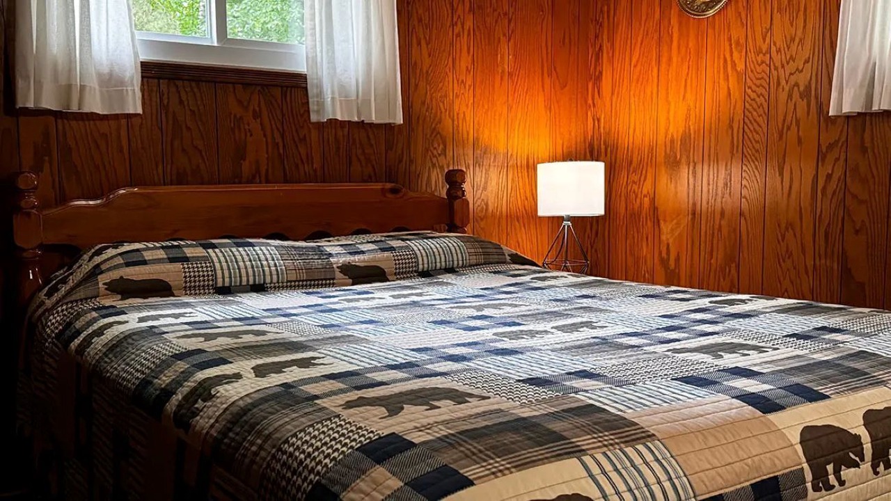 Photo of Bedroom in Ontonagon