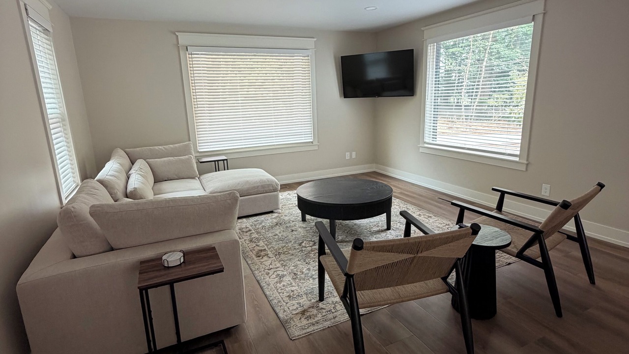 Photo of Livingroom in Montague