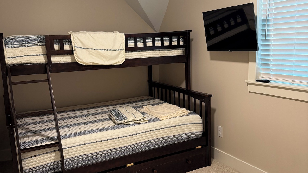 Photo of Bedroom in Montague