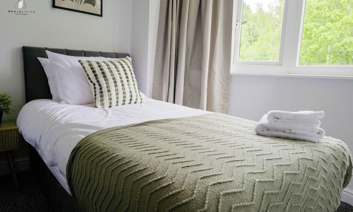 Photo of Bedroom in Oldbury