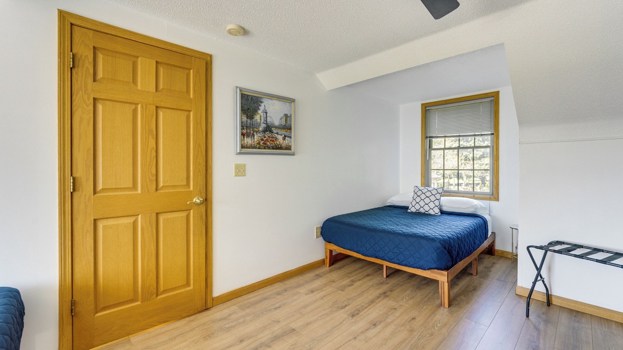 Photo of Bedroom in Lakeport