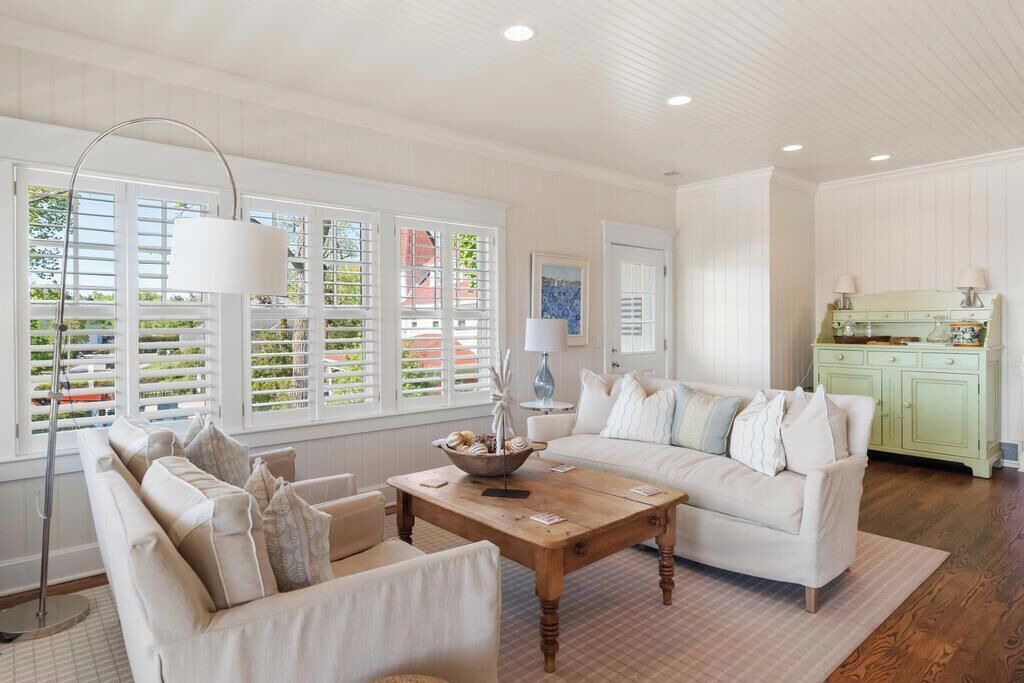 Photo of Livingroom in Harbor Springs