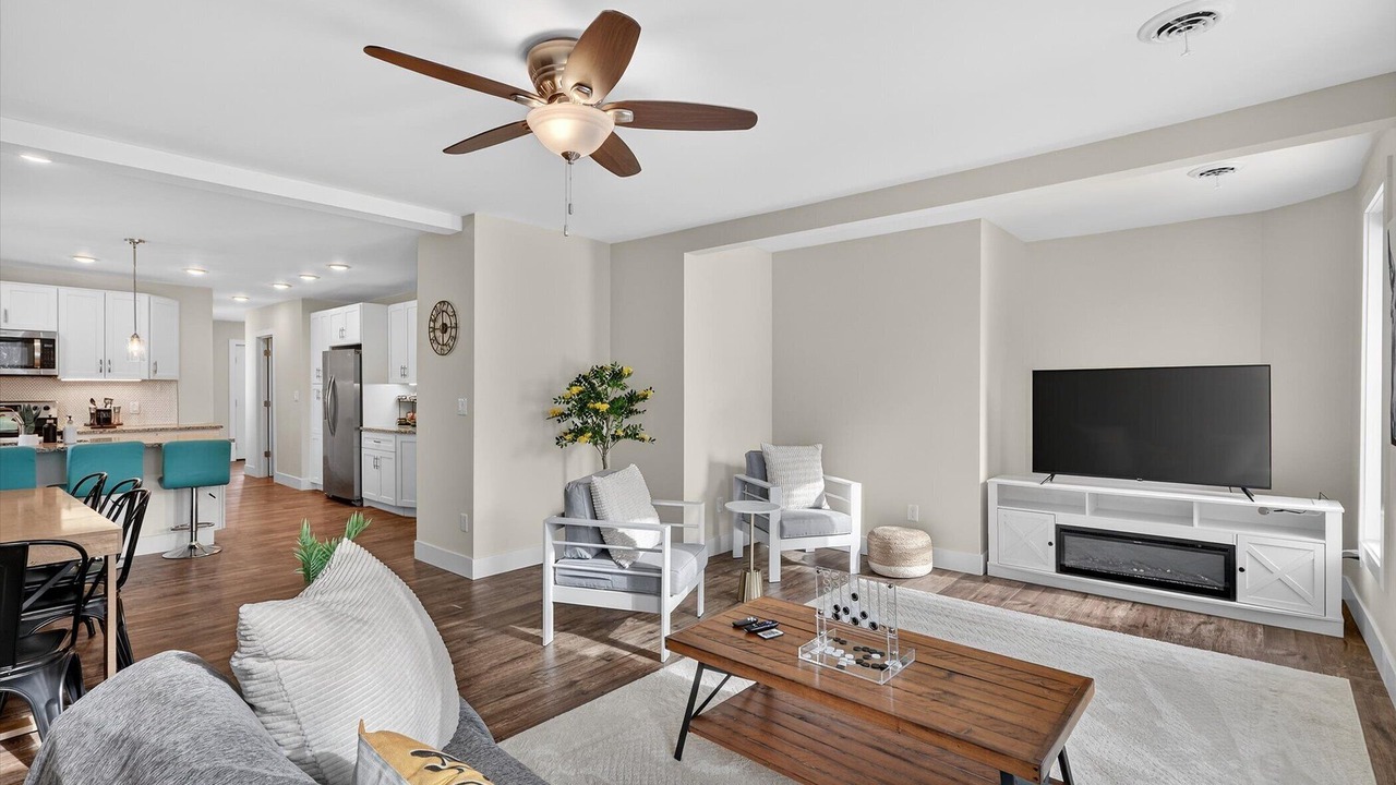 Photo of Livingroom in Michigan City