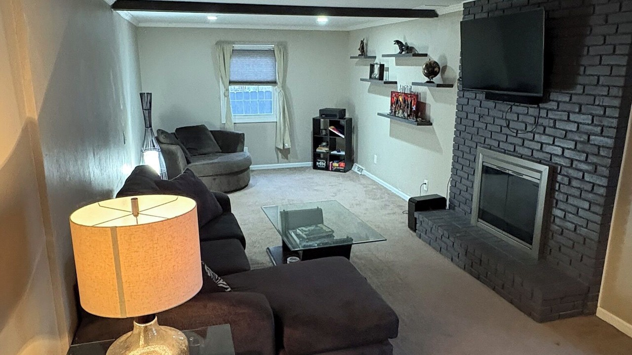 Photo of Livingroom in Reynolds Corners