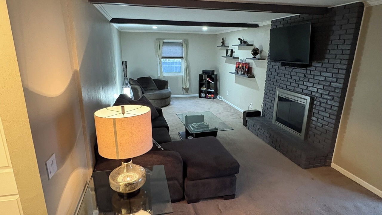 Photo of Livingroom in Reynolds Corners