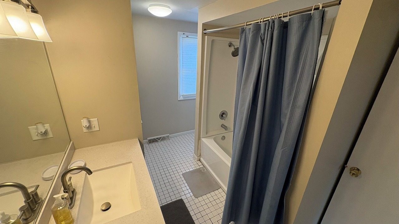 Photo of Bathroom in Reynolds Corners