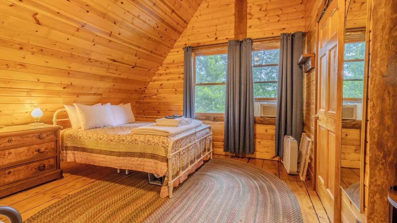 Photo of Bedroom in Elk Rapids