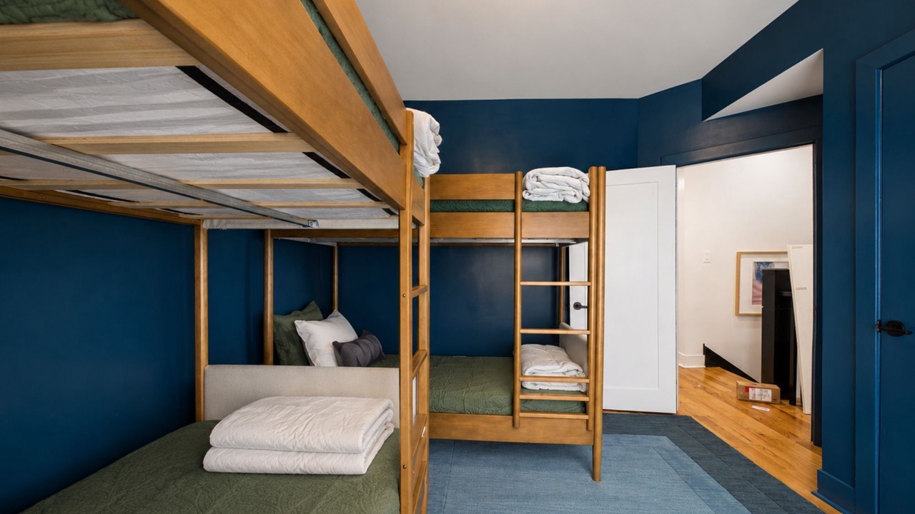 Photo of Bedroom in Woodlawn