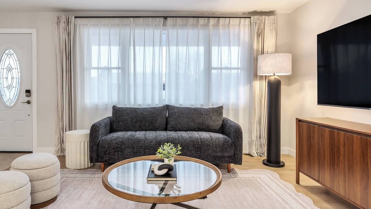 Photo of Livingroom in Southeast Calgary