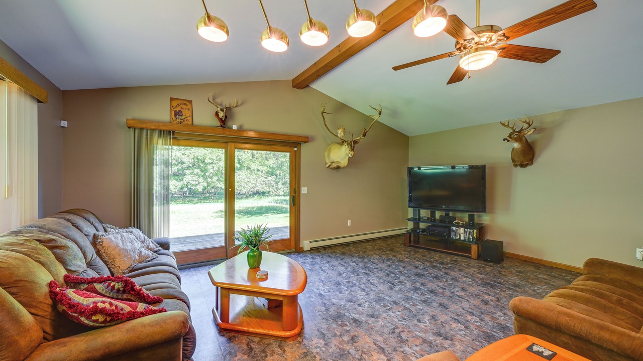 Photo of Livingroom in Applegate