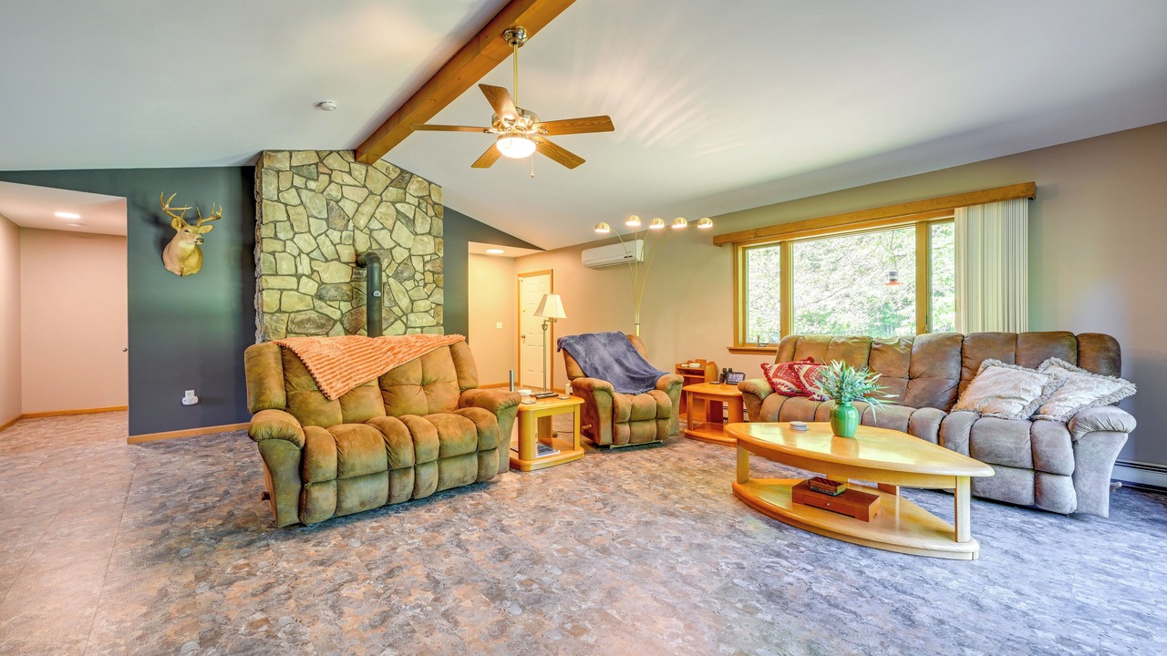 Photo of Livingroom in Applegate