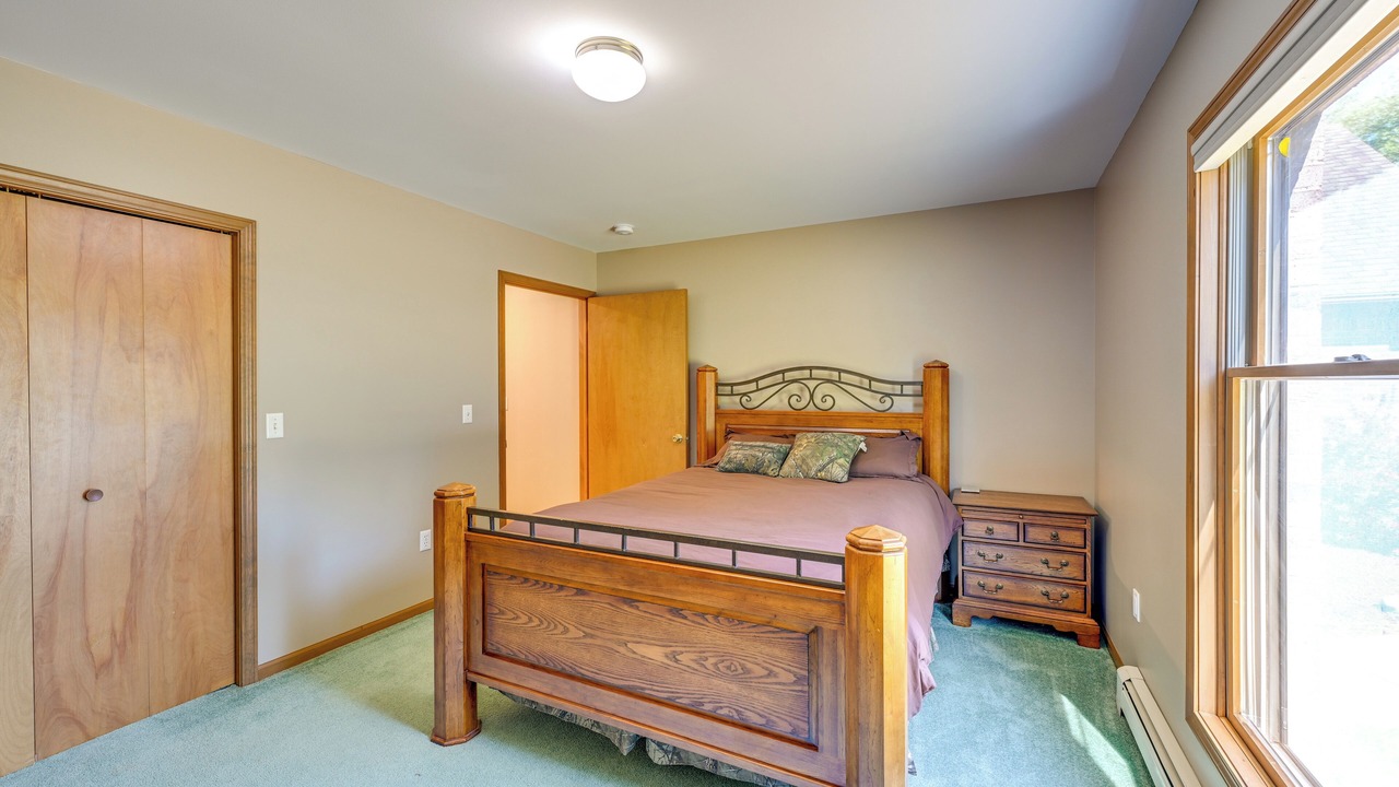 Photo of Bedroom in Applegate