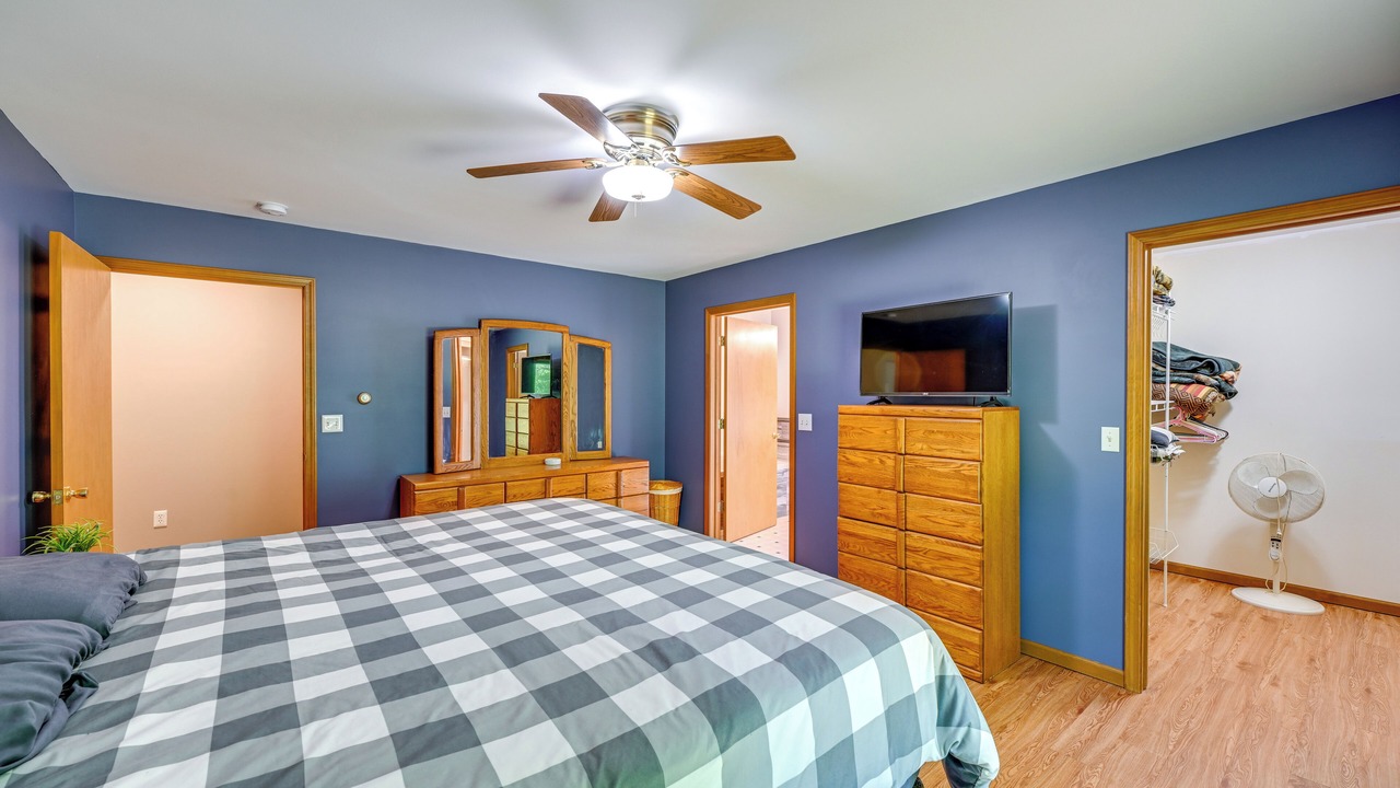 Photo of Bedroom in Applegate