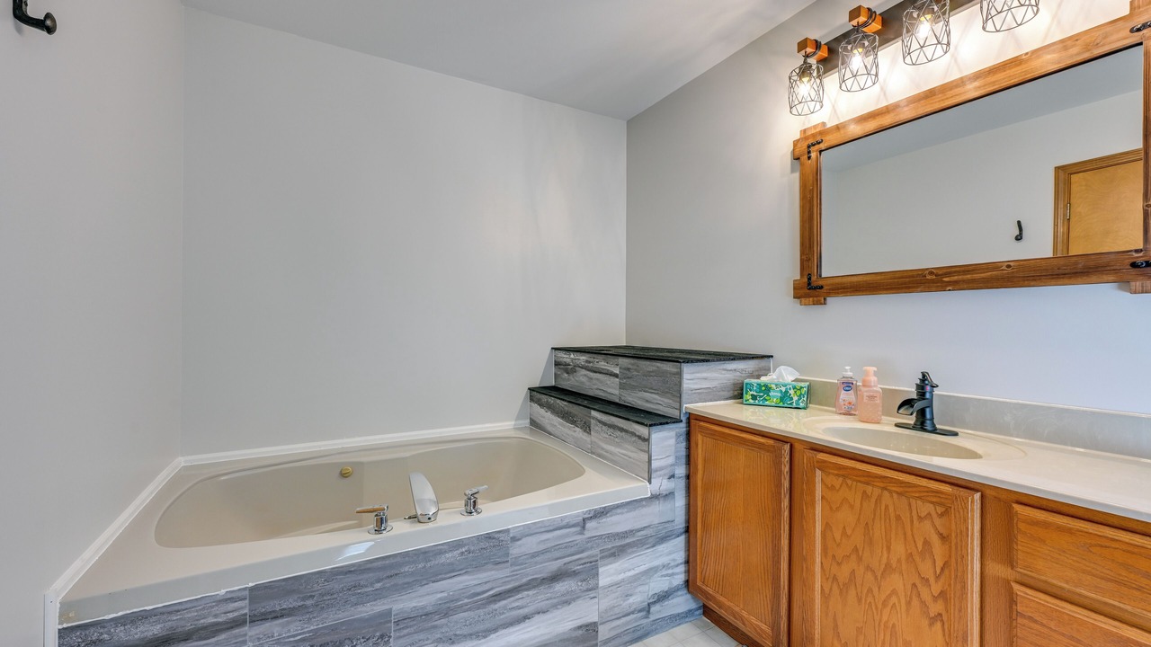 Photo of Bathroom in Applegate