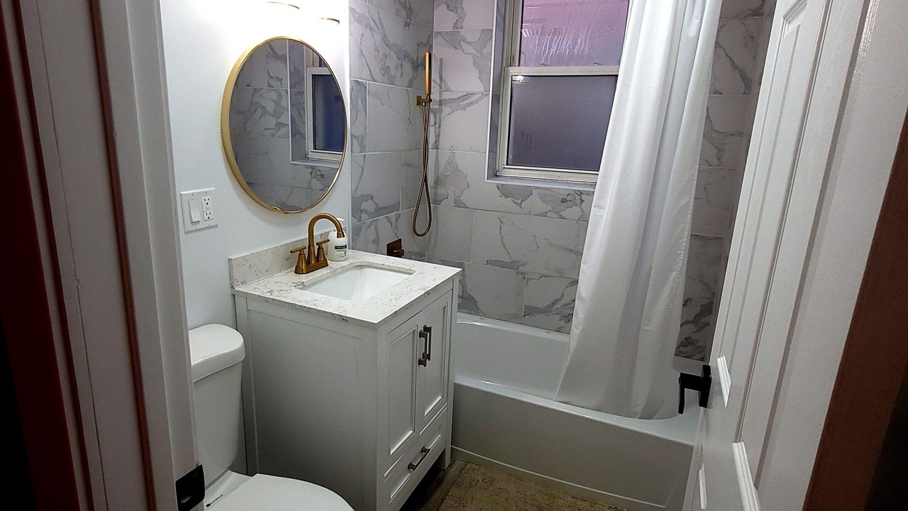 Photo of Bathroom in Calumet Heights