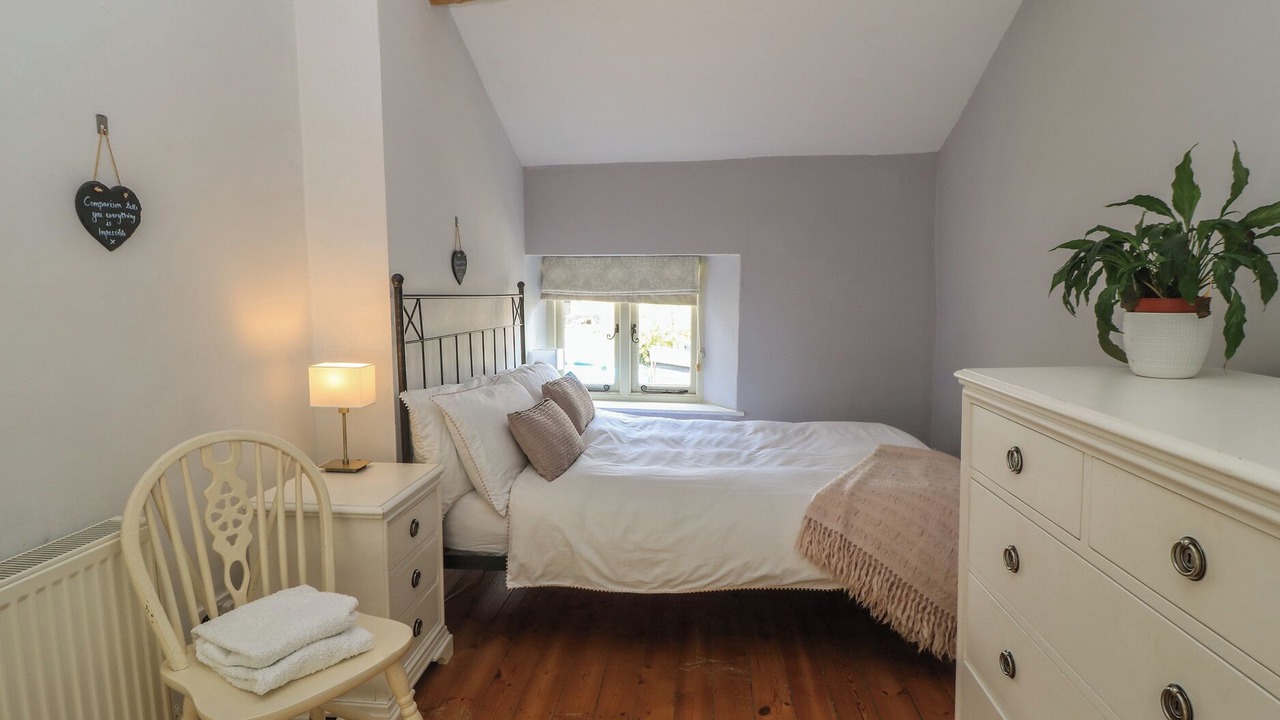 Photo of Bedroom in Lechlade