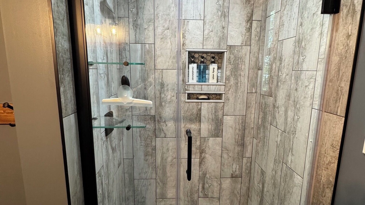 Photo of Bathroom in Lake Linden