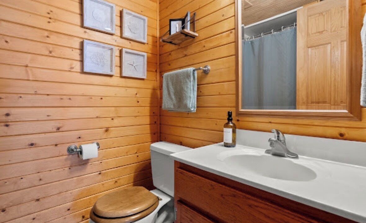 Photo of Bathroom in Jones