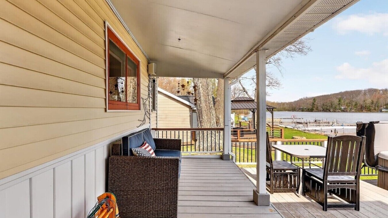 Photo of Patio Balcony in Six Lakes