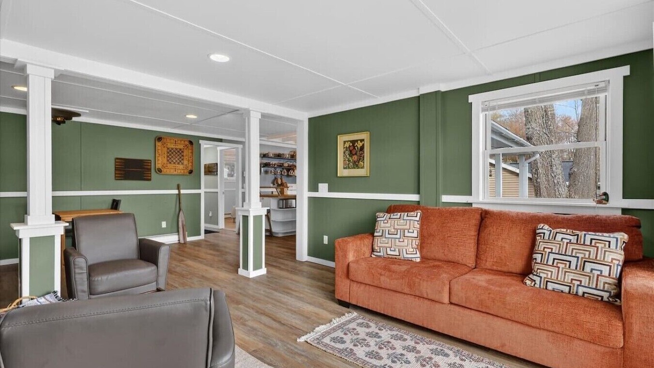 Photo of Livingroom in Six Lakes