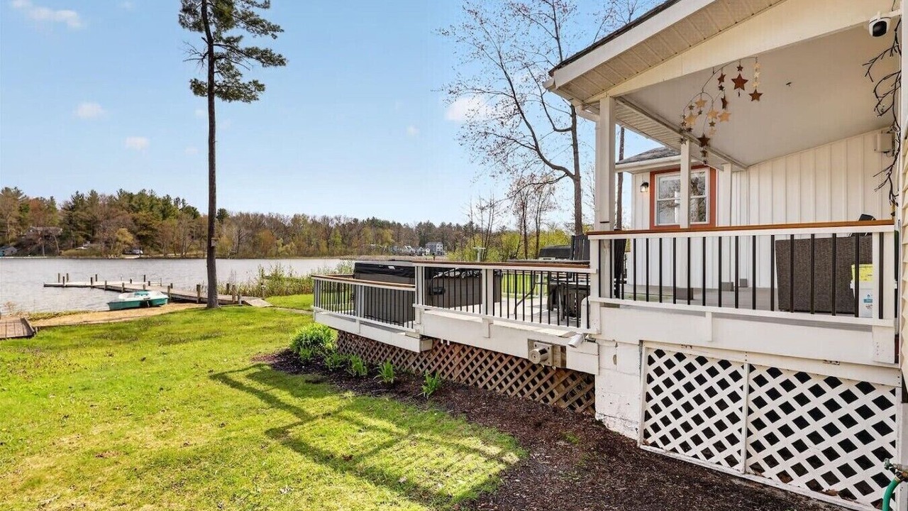 Photo of Patio Balcony in Six Lakes