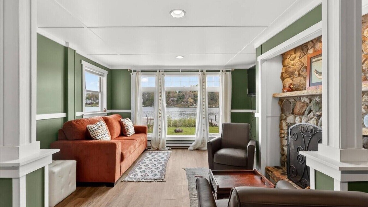 Photo of Livingroom in Six Lakes