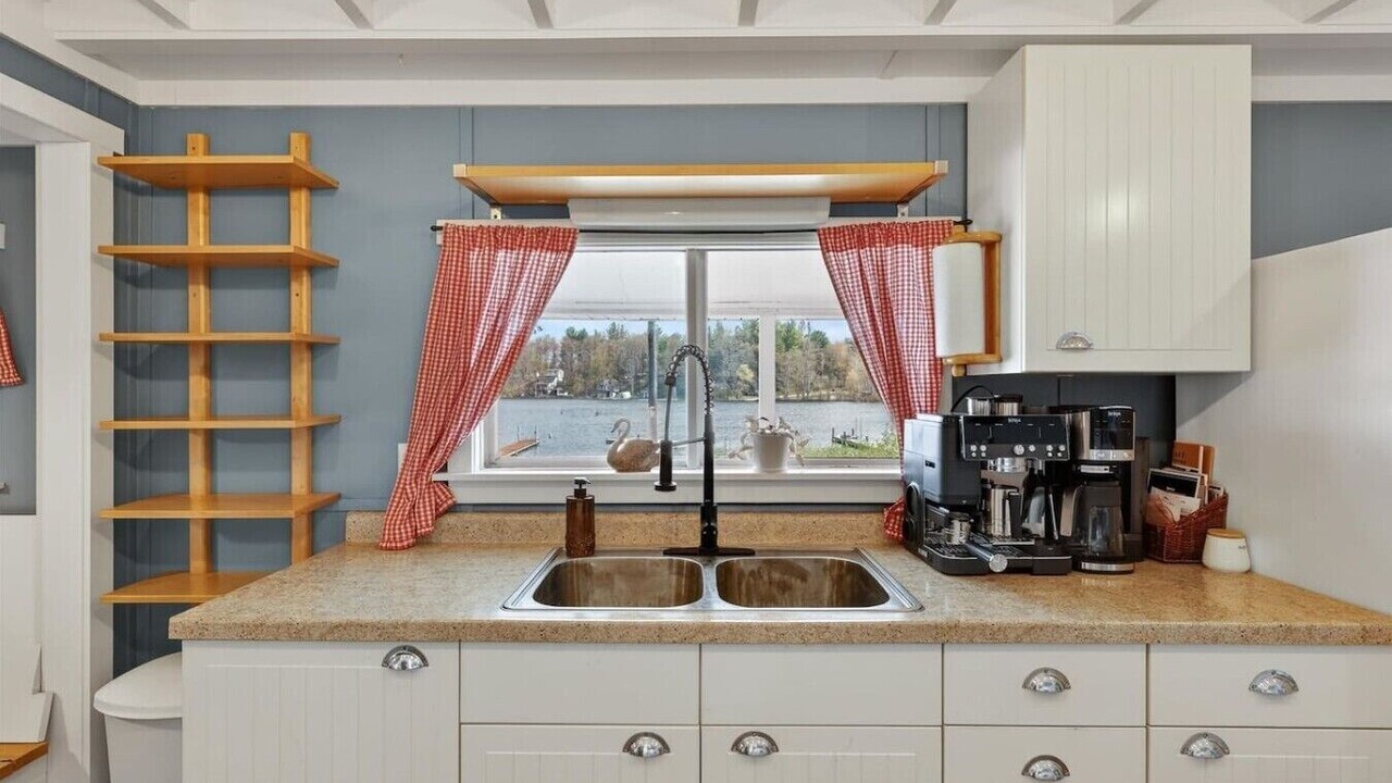 Photo of Kitchen in Six Lakes