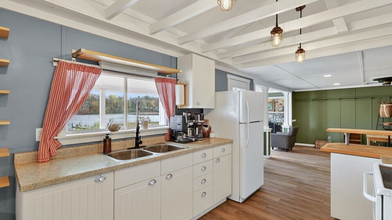 Photo of Kitchen in Six Lakes