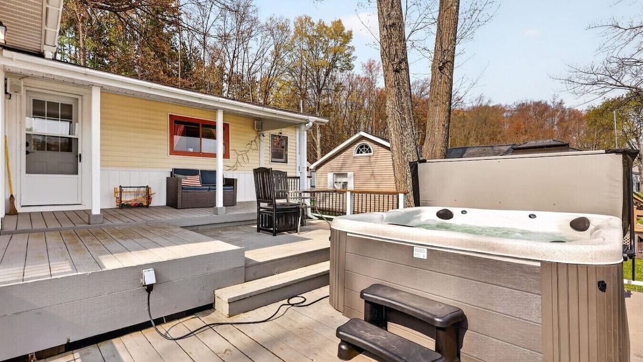 Photo of Patio Balcony in Six Lakes